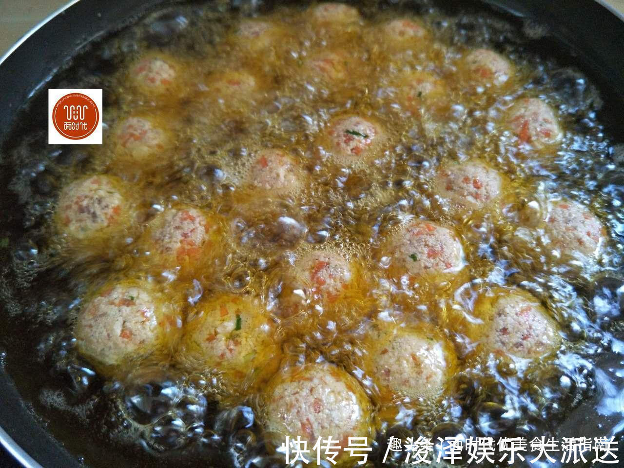 炸豆腐丸子|我炸的豆腐丸子香又嫩,怎么吃都不腻,边炸边吃,端上桌都快没了