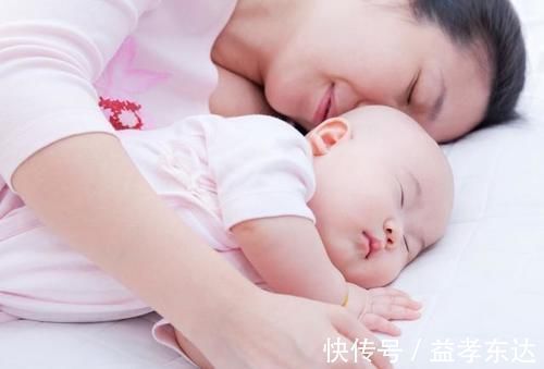 家长|宝宝的3种睡姿要注意，可能影响智商和颜值，中招的家长快纠正
