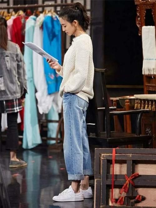  颜色|百搭的中性色，这么穿才显得高级，不然看起来太廉价了