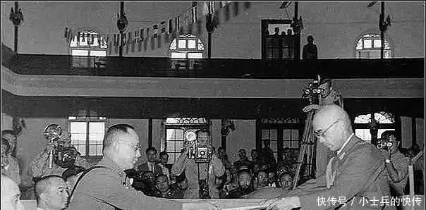 方整@日本投降书曝光太惊艳,小楷字体端庄遒健且霸气,但书写者却成谜