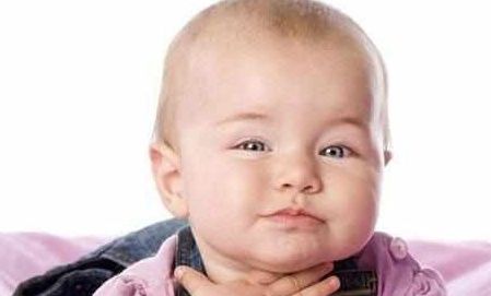 打嗝|新生儿打嗝、吐奶，宝妈们要注意，别让宝宝因为这个受伤害