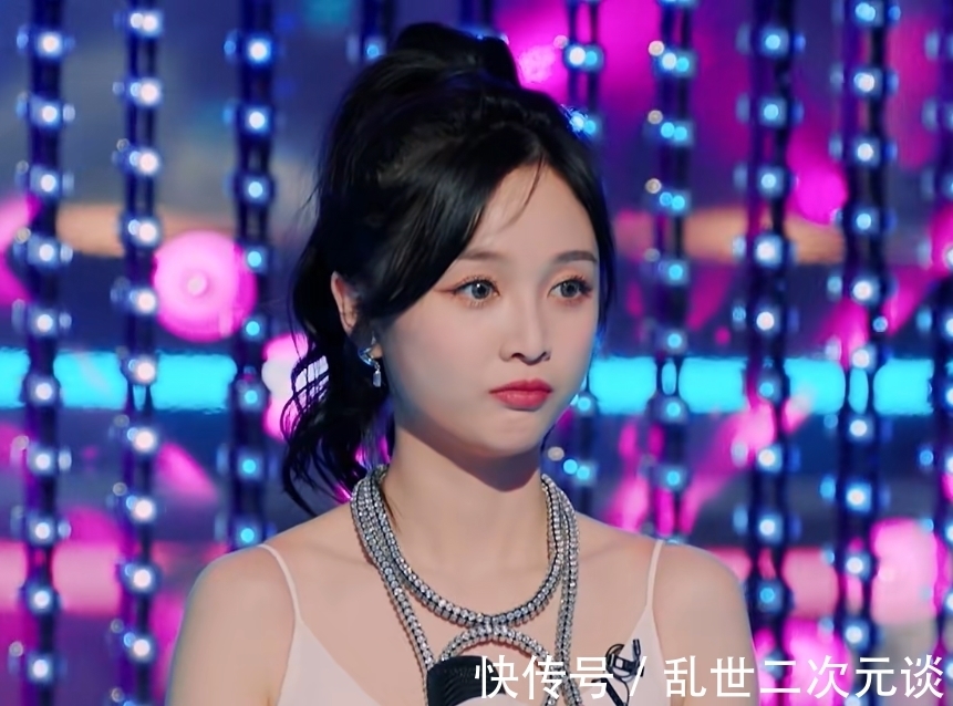 愛奇藝|陳卓璇屢次提起跨平臺(tái)令韓紅不滿,其實(shí)是韓紅不了解她的野心