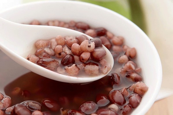 月经量少|女人月经量少，四种食物换着吃，活血化瘀，子宫变得温暖又干净