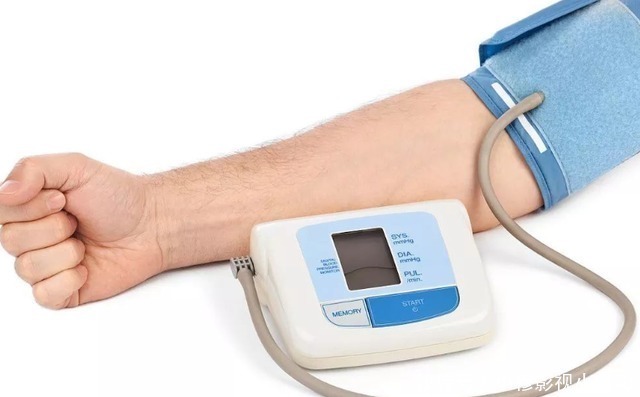 血压|高血压不能吃韭菜?医生建议:想要稳定血压,这3种素食尽量少吃