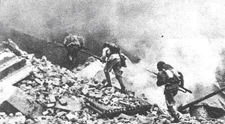 投降|怪仗！敌人拒不投降，没吃了，粟裕下令：把吃的，给他们送过去！