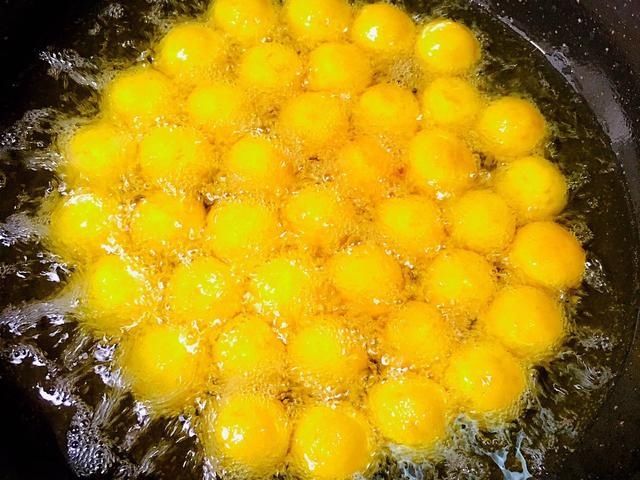 豆沙馅|为什么我炸的丸子，外面都糊了，里面还是凉的？大厨示范正确做法
