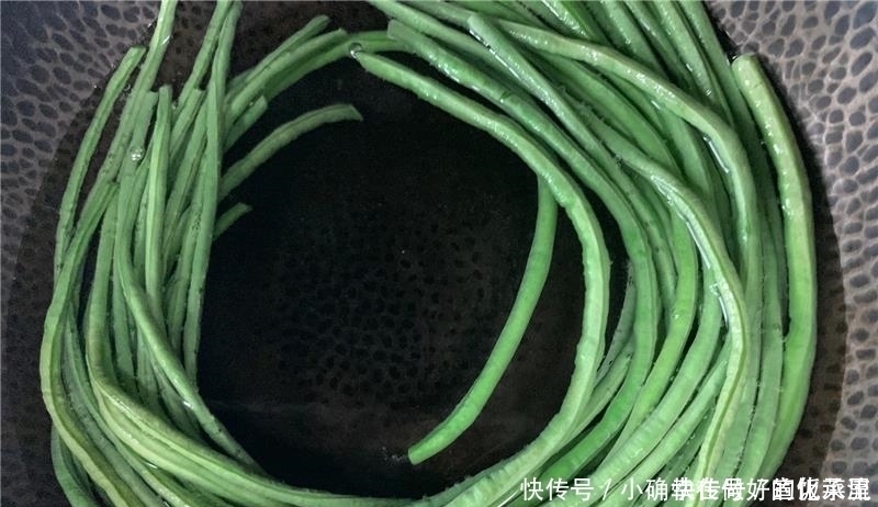 三伏天,这菜正当季,钙是南瓜4倍,用来包饺子比韭菜馅的还好吃