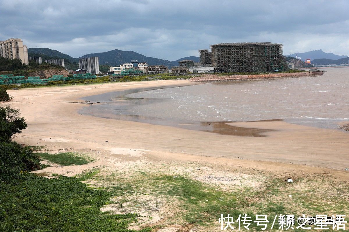 别墅群|东海岸那么多免费沙滩，高档海景别墅群，喜来登酒店建了十多年