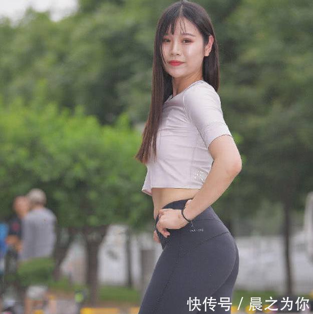 迷人 修身显高的打底裤,穿出窈窕的身材,非常迷人