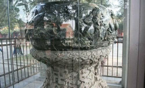 制成|最憋屈的国宝用7000斤名玉制成,却被当成咸菜缸装了300年咸菜