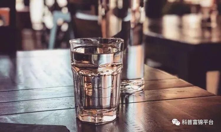 余亚兰|@富锦人，你真的会喝水吗？ 喝水有诀窍，怎么喝、喝多少，都有讲究！