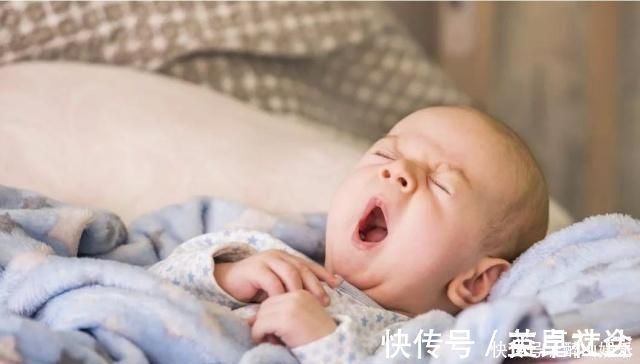 袜子|宝宝总爱扯袜子玩,一给穿上袜子就抓狂原因终于找到了