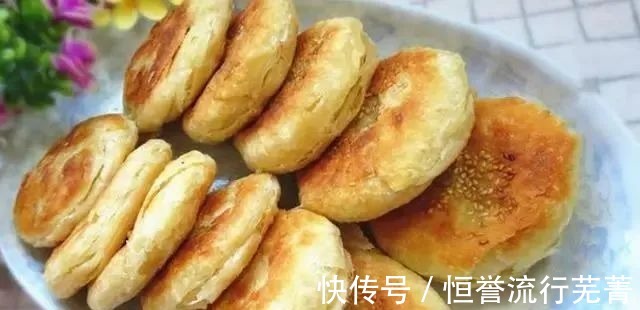 面食|家人爱吃的面食，上锅烙一烙，金黄酥脆条层次多，比包子油还好吃！