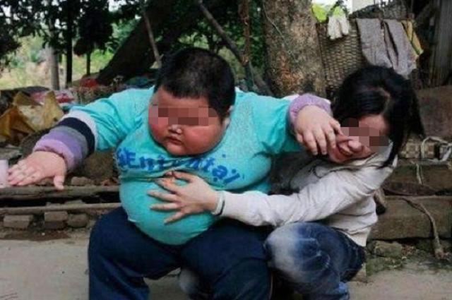 现状|7年了,那个8个月体重45斤,1天吃48顿饭的“巨婴”现状如何