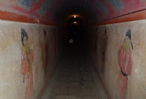 据说|大唐秦王陵中有一尊石像,据说摸石可以治伤痛,专家说:不靠谱