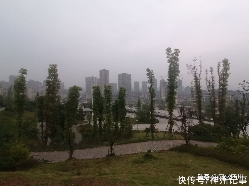 蓬安|逛游百牛赞歌广场，这里风景独好