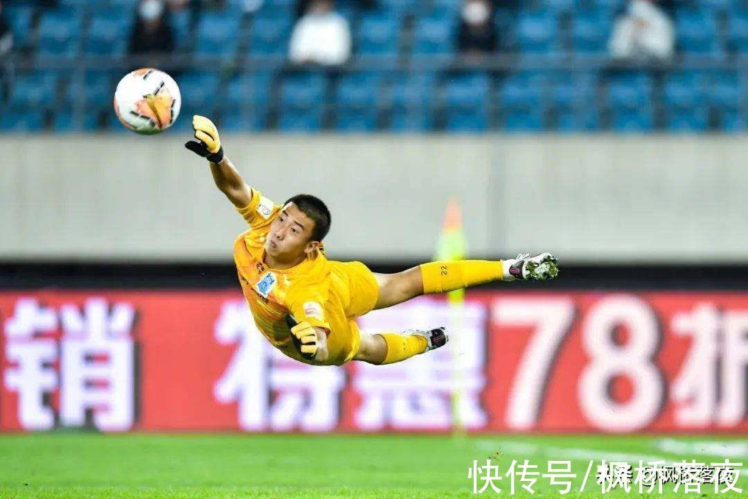 小门|中超新一代门神诞生!22岁小门面对中超豪门4神扑,进他的球太难