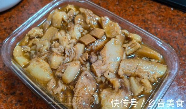 一入冬,家里的“大厨”老爸就会做他的招牌菜,Q弹爽口全家爱吃!