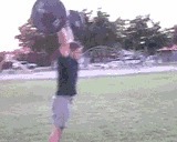 |开心笑话:老婆和丈母娘很像,有次我踢了丈母娘一脚