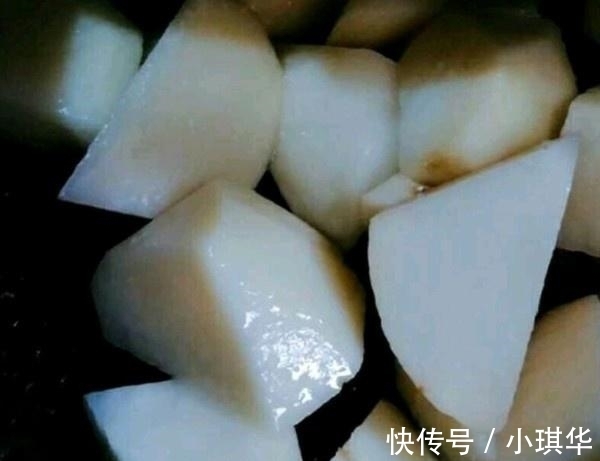 营养师随身查|这菜一年四季都便宜,我家一买就8斤,维C是苹果10倍,全家爱吃