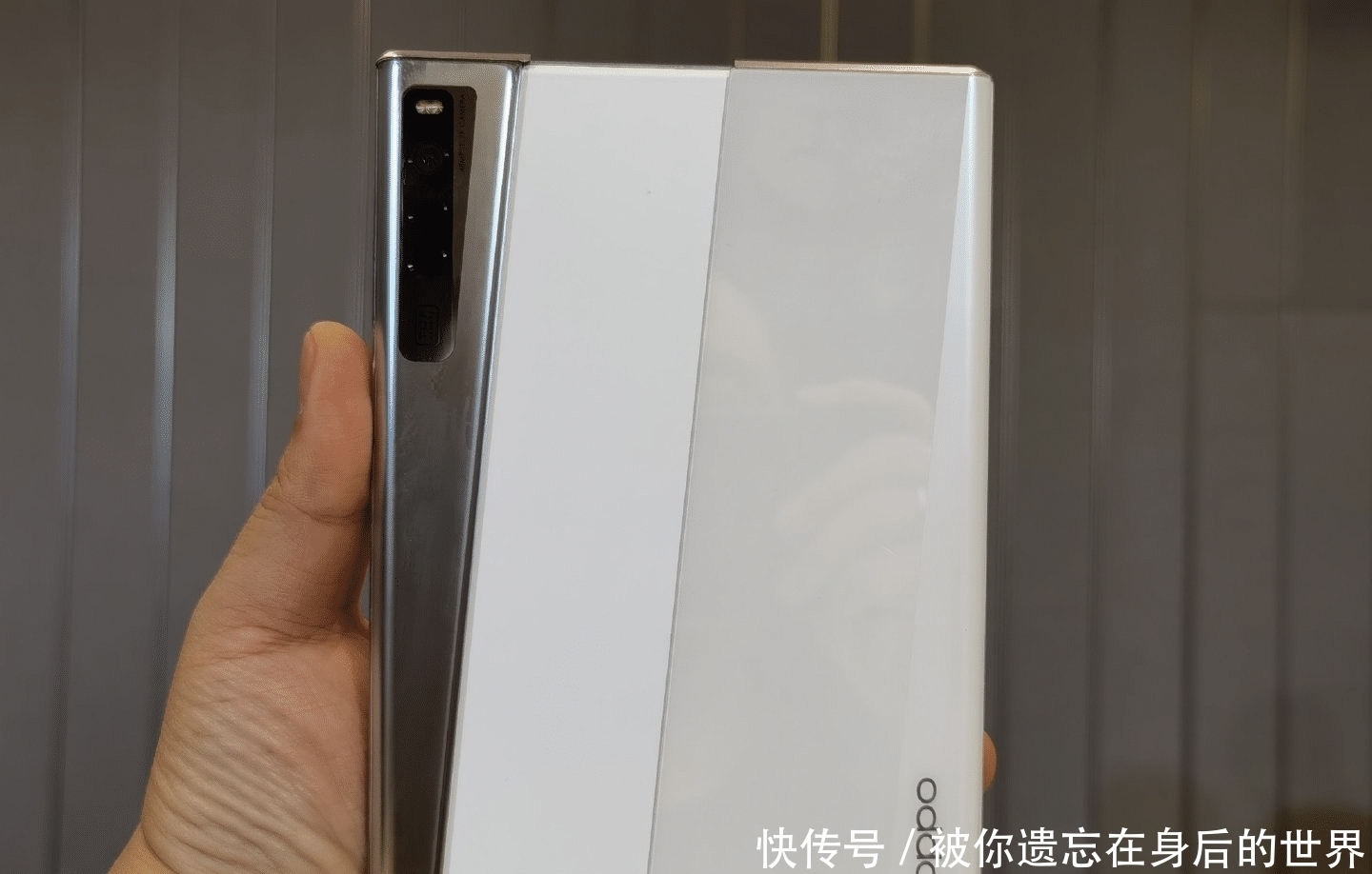 优雅|OPPO X 2021卷轴屏上手，形态更优雅比折叠屏更像手机