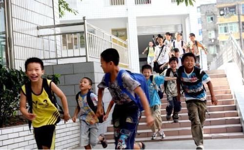 暑假|2021年中小学暑假时间公布，与往年差距较大，学生家长左右为难