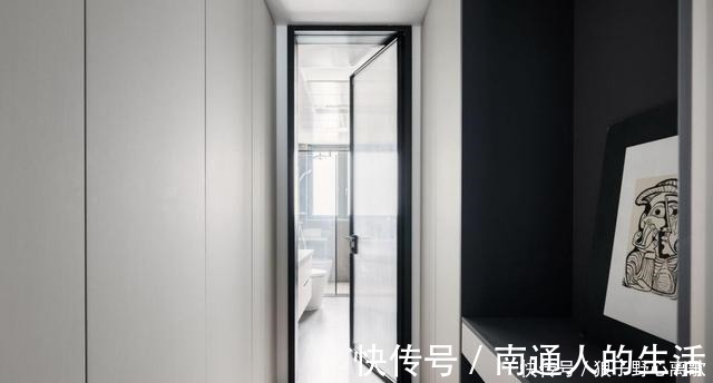 玄关|180㎡的大平层，她坚持多做柜子，入住后才知道有多实用！