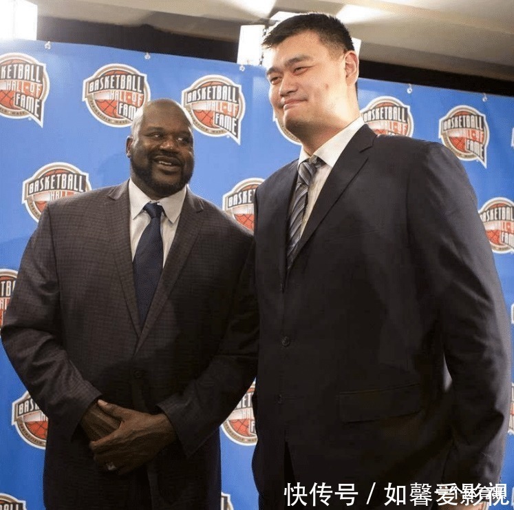 孙明明|姚明有多高大？詹皇自觉远离，奥胖不大也不胖，众将成7个小矮人