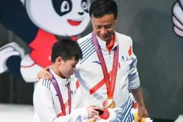 中国跳水队|天赋非同常人！全红婵恩师透露成功关键：别人学一年她半年就学会
