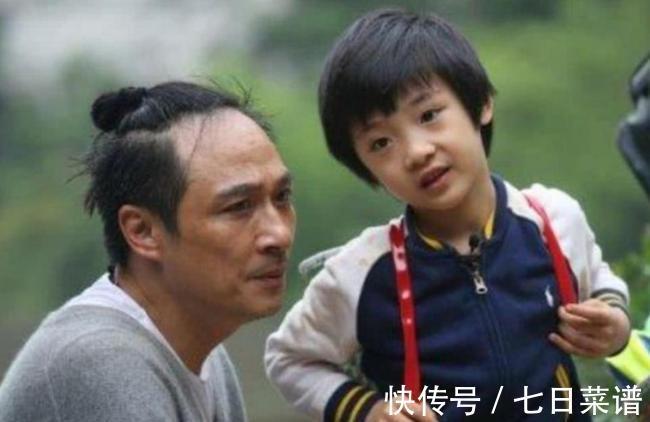 “抵制日漫”費(fèi)曼：參加爸哪左眼永久受損，其父吳鎮(zhèn)宇后悔上節(jié)目