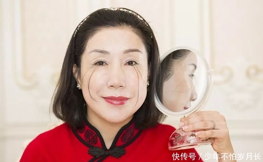 样长的睫毛|她是世界上拥有逆天长睫毛第一人,睫毛长成刘海,今年入围吉尼斯