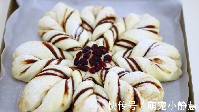 圣诞节做款雪花面包,好看又好吃,还无添加剂,孩子吃着安全放心