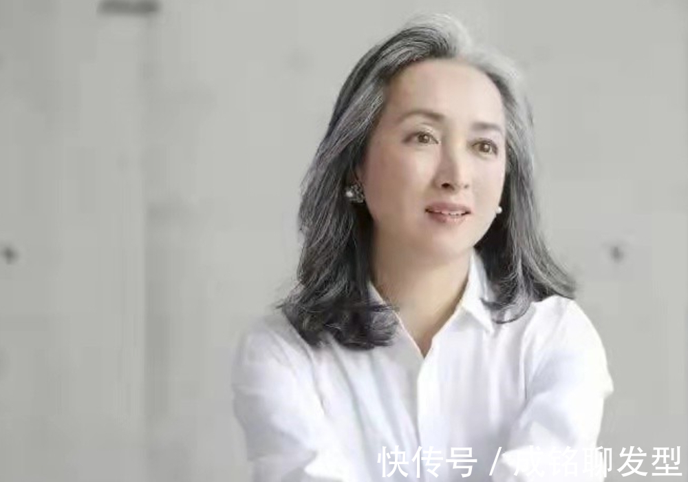 假发片 40岁头顶的头发都白了,不想染发,有啥好办法让白发变黑发吗?