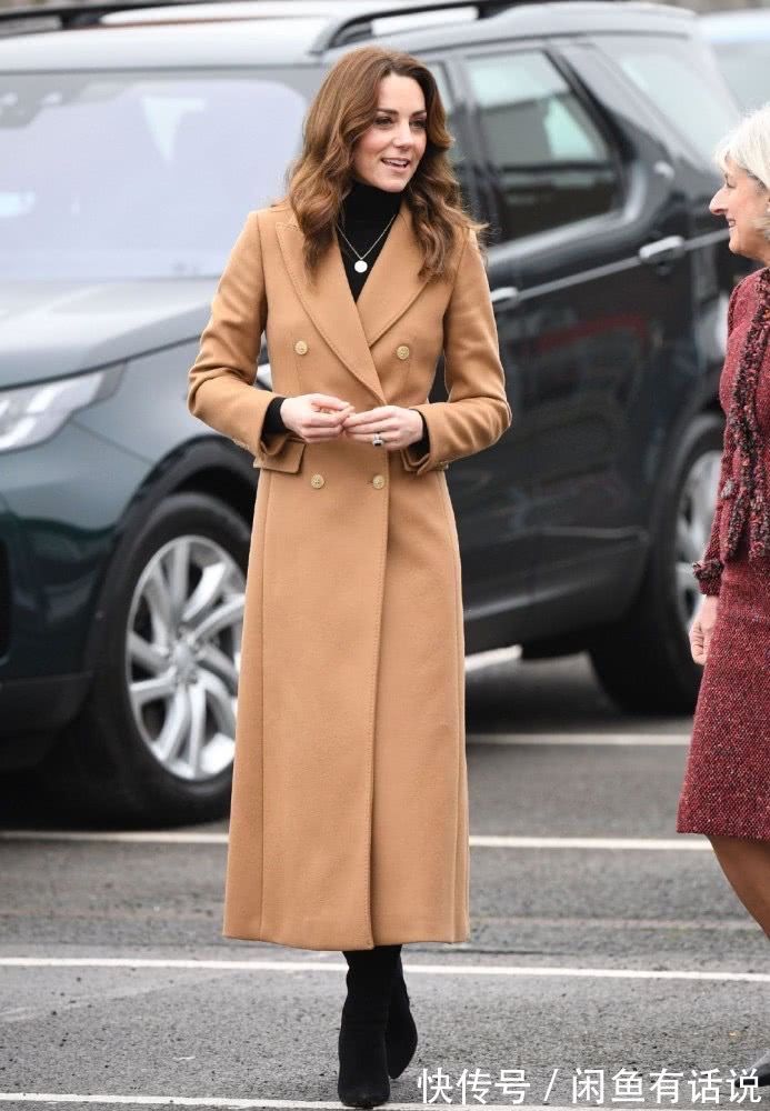 旺夫相 凯特胖出了“阿姨味”,穿大衣双下巴明显,脸肉肉的很有旺夫相