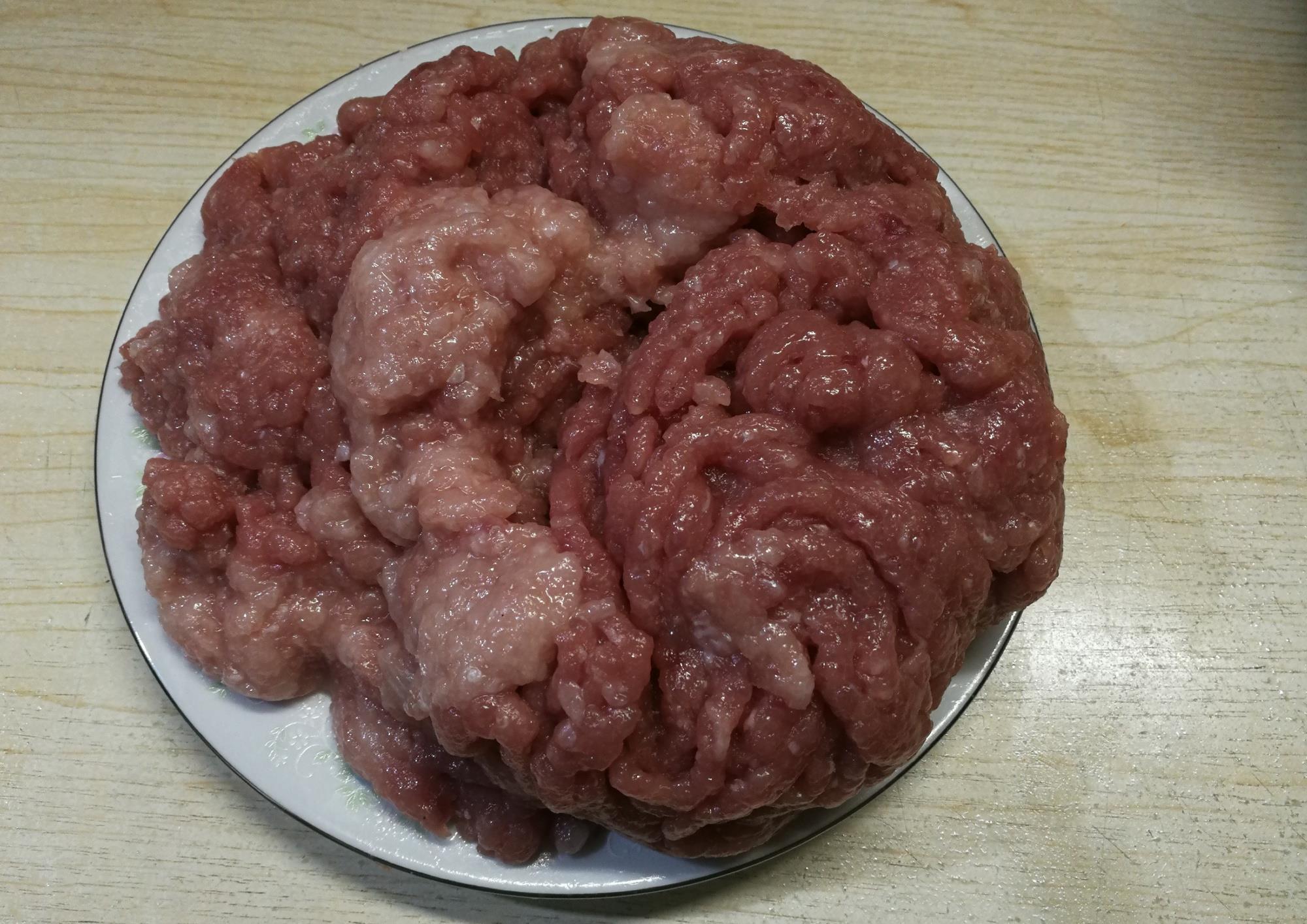 怎样调牛肉白菜馅饺子_猪肉洋葱馅饺子怎样调_洋葱牛肉饺子馅怎么调好吃