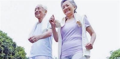 自查|自查是否患上骨质疏松症？三种运动，对骨质有益，不做“脆弱者”