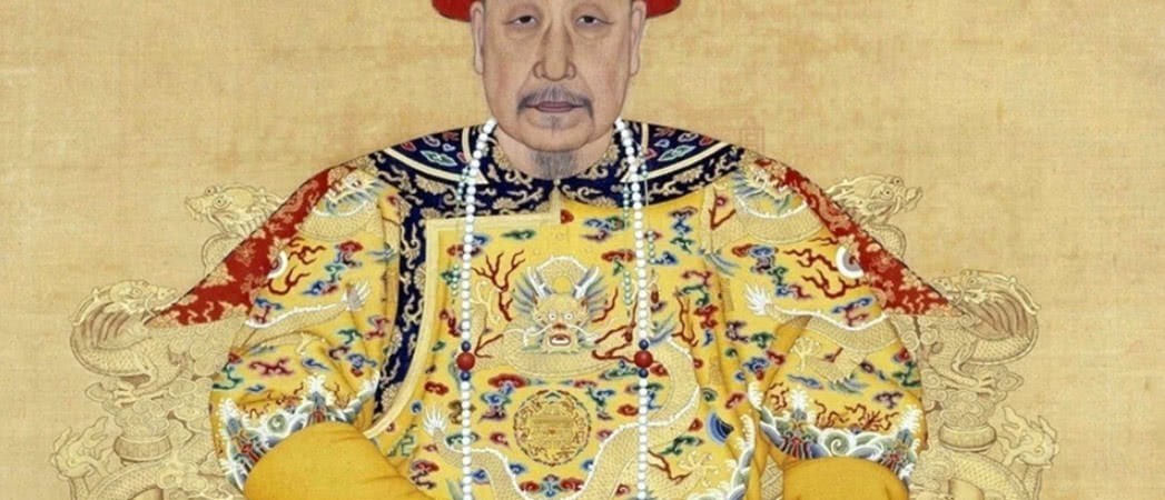 繁重|皇上的龙袍从不洗,会不会发臭,九五之尊每天的都穿繁重的龙袍?