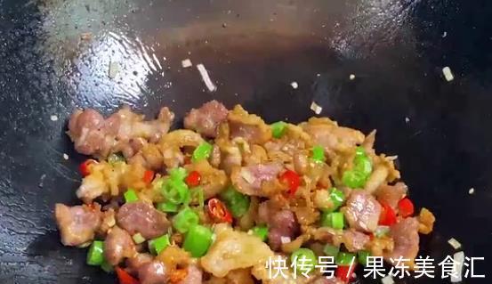 青小米椒|孜然羊肉,微辣鲜香,肉质鲜嫩,一上桌就抢光