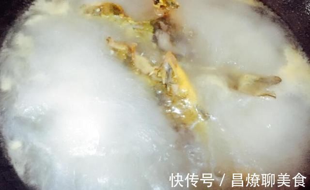 秋天,饺子面条靠边站,给家人做此面食,汤鲜美味还筋道,太香了