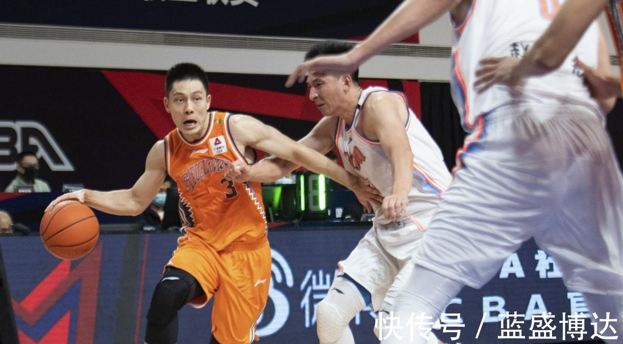 三分球|2战出场5.7分钟!袁堂文近乎被弃用!当初租借他的意义何在!