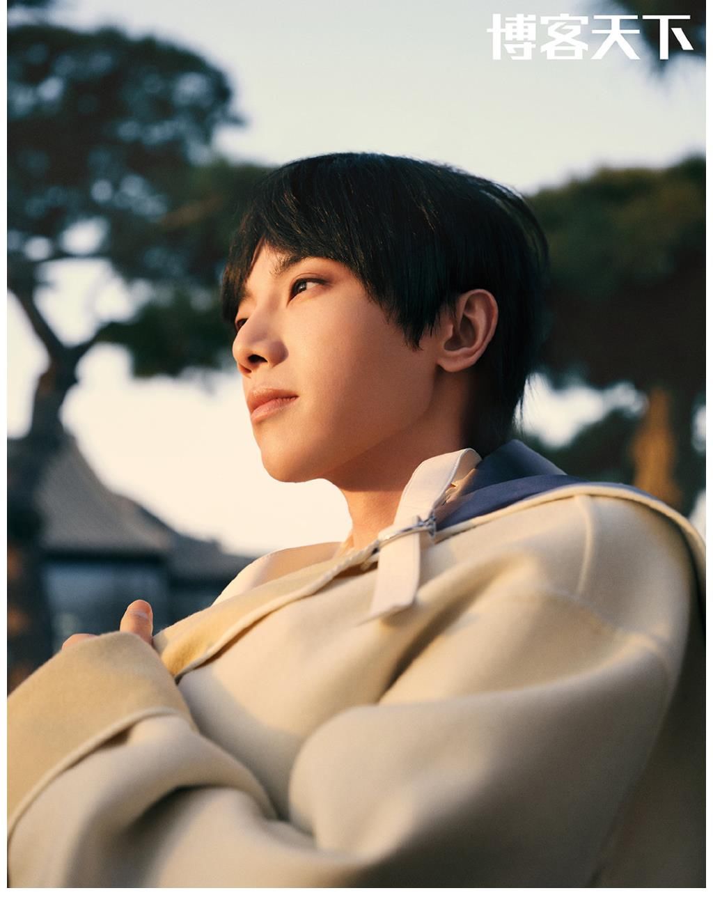 华晨宇×博客天下跨年刊封面专访。华晨宇:明月松间照