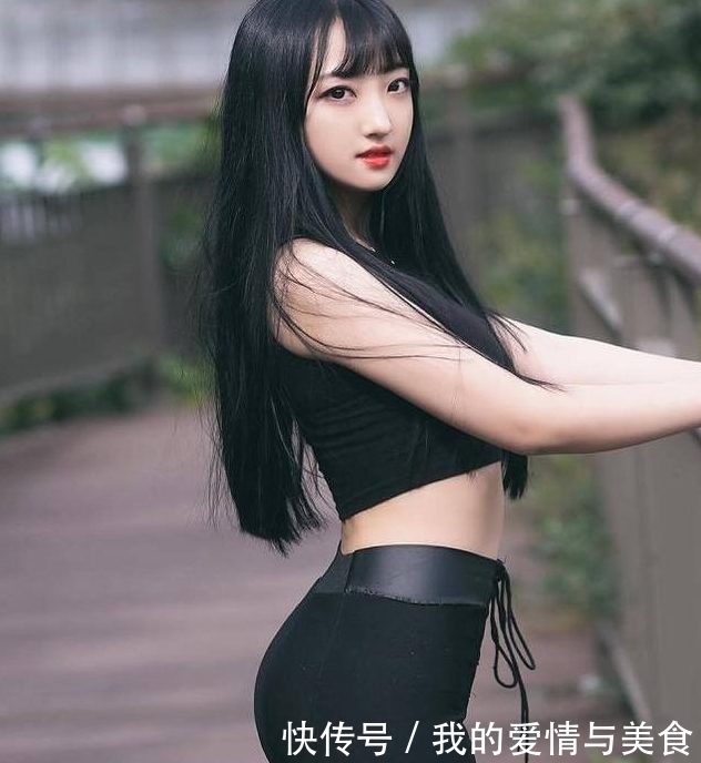 小姐姐|打底裤小姐姐,勾出女人的优雅曲线,很夺目