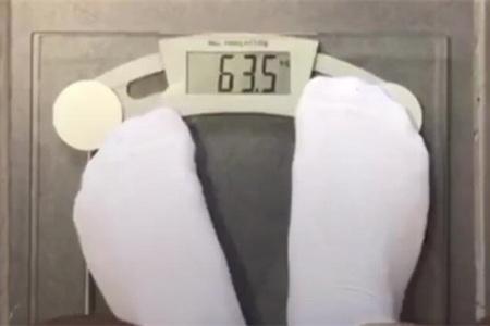 体重|女学生每天只吃鸡蛋,坚持健身30分钟,5天后体重腰围有啥变化