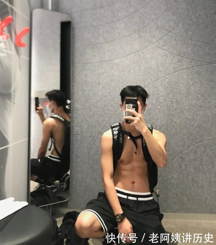 小哥哥|天蝎座大男孩,满身精肌的体育生,这样的肌肉小哥哥,痞帅可人!