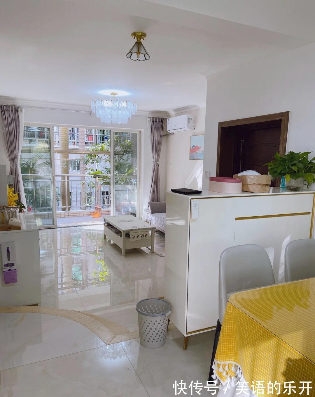 天花板|终于入住新家了,全屋不造型,天花板只做石膏线,温馨又舒适