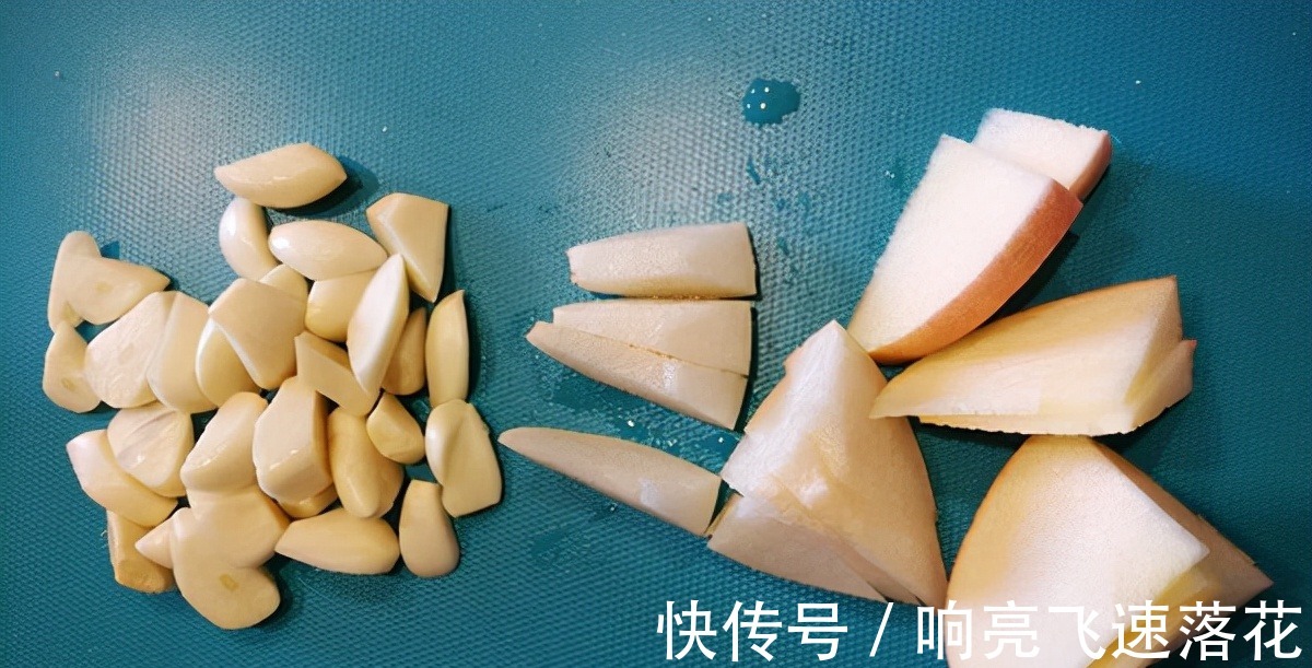 腌芥菜,只放盐不好吃,80奶奶教我3招,脆爽入味,我每年腌一缸!