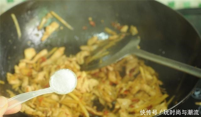 白酒最怕的“解药”就是它,每家每户都有,酒前吃不怕醉对肝很好