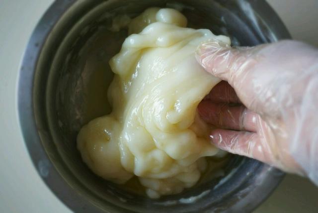 不用烤箱，在家也能做“雪媚娘”，甜而不腻，零失败的小甜点