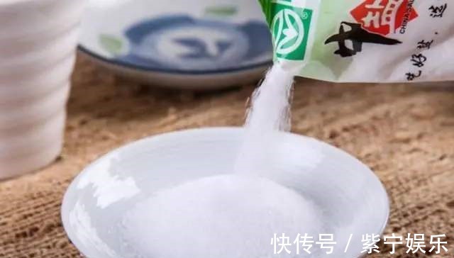 毛巾用久又臭又滑，这样清洗跟新买的一样，难怪聪明人都这么做