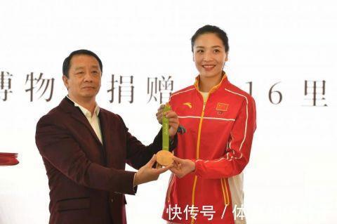 手术治疗|美丽的魏秋月,做出一个决定:捐金牌!中国女排的队长,人美心善